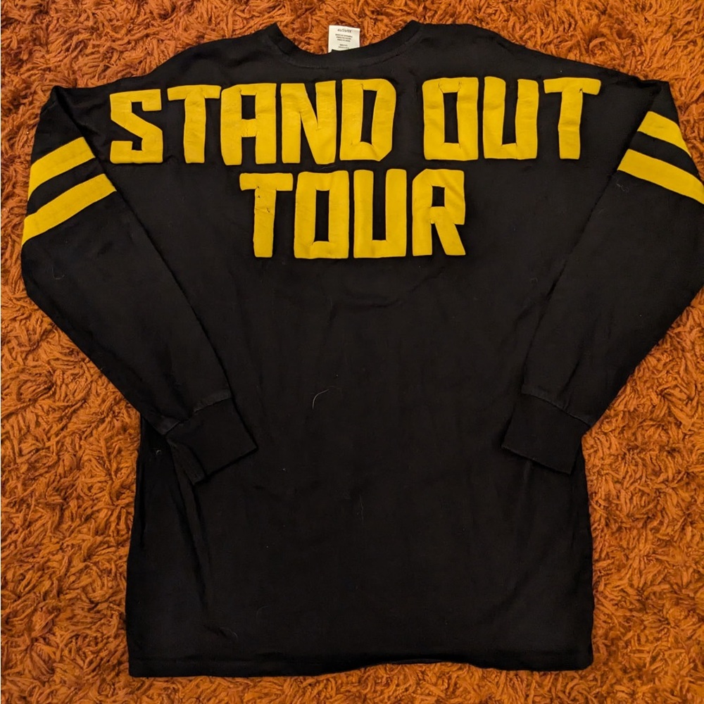 XS Disney A Goofy Movie Powerline Stand Out Tour Black and Yellow Sweatshirt
